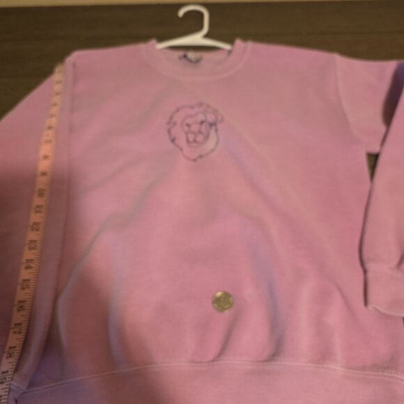 Topshop Graphic Sweatshirt with lion Purple Small- some discoloration - Picture 7 of 13